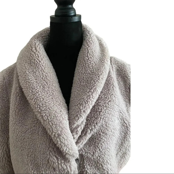 DISCOUNT SHIPPING EUC Lilac moto teddy jacket - Picture 4 of 4